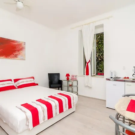 Caceris Apartment