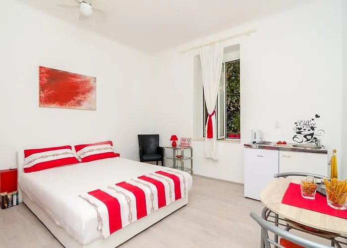 Caceris アパート